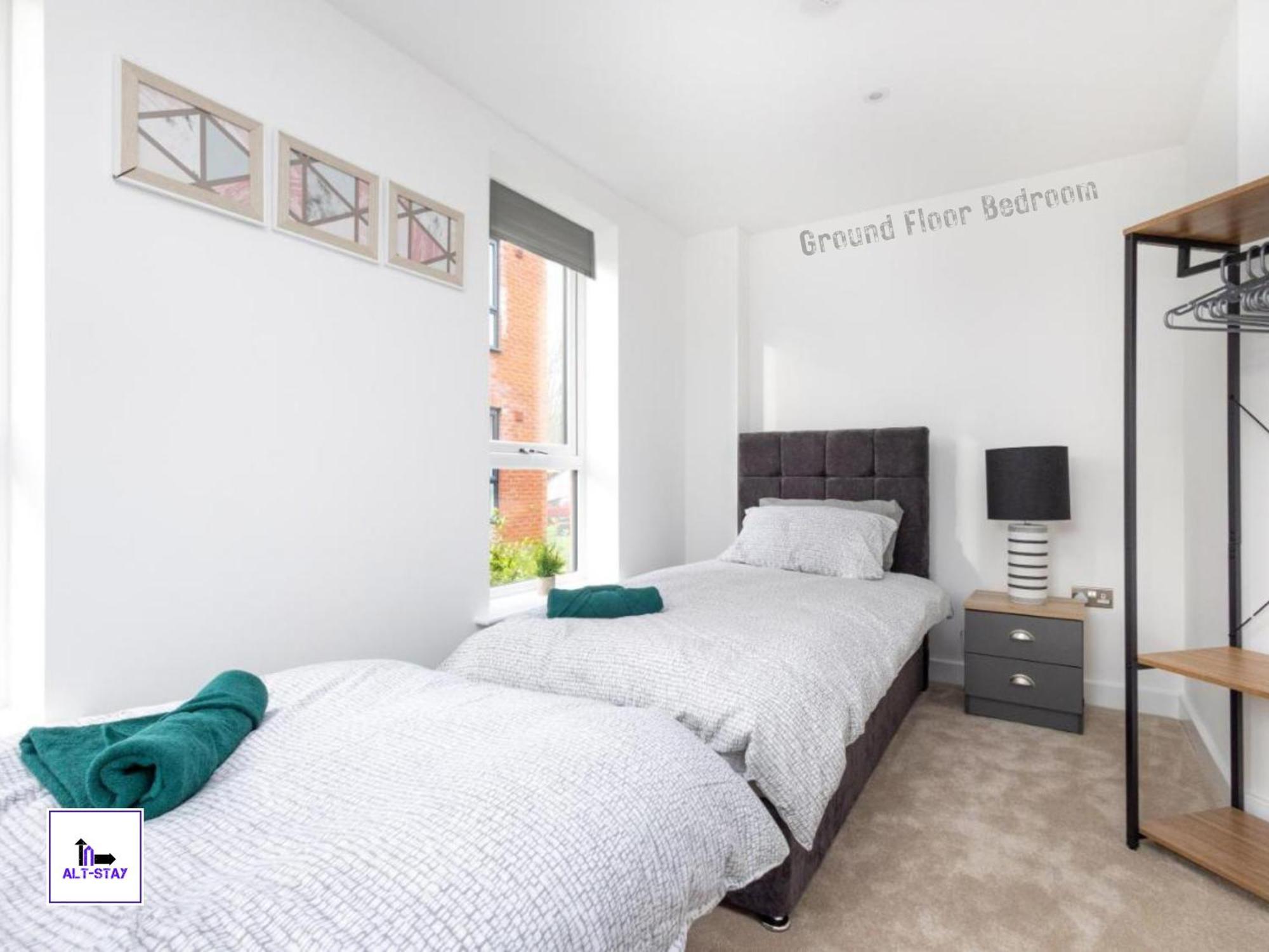 Alt-Stay - Modern 2-Bed With Ev Supply Equipment & Parking - Near Ring Road & M621 - Perfect For Contractors, Families & Long Stays Horsforth Esterno foto